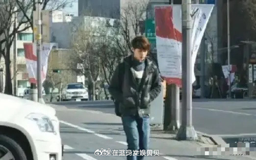 这是当年鹿晗出道前被星探拍下的，也是这个照片，让鹿晗走上了顶流的道路