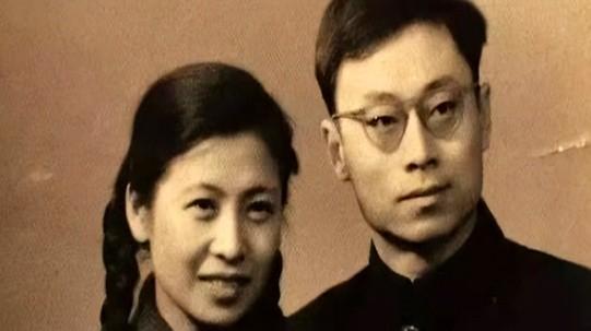 那年罗布泊炸了，氢弹成了。于敏回家，跟媳妇说咱买只烤鸭吧。媳妇愣了这事儿