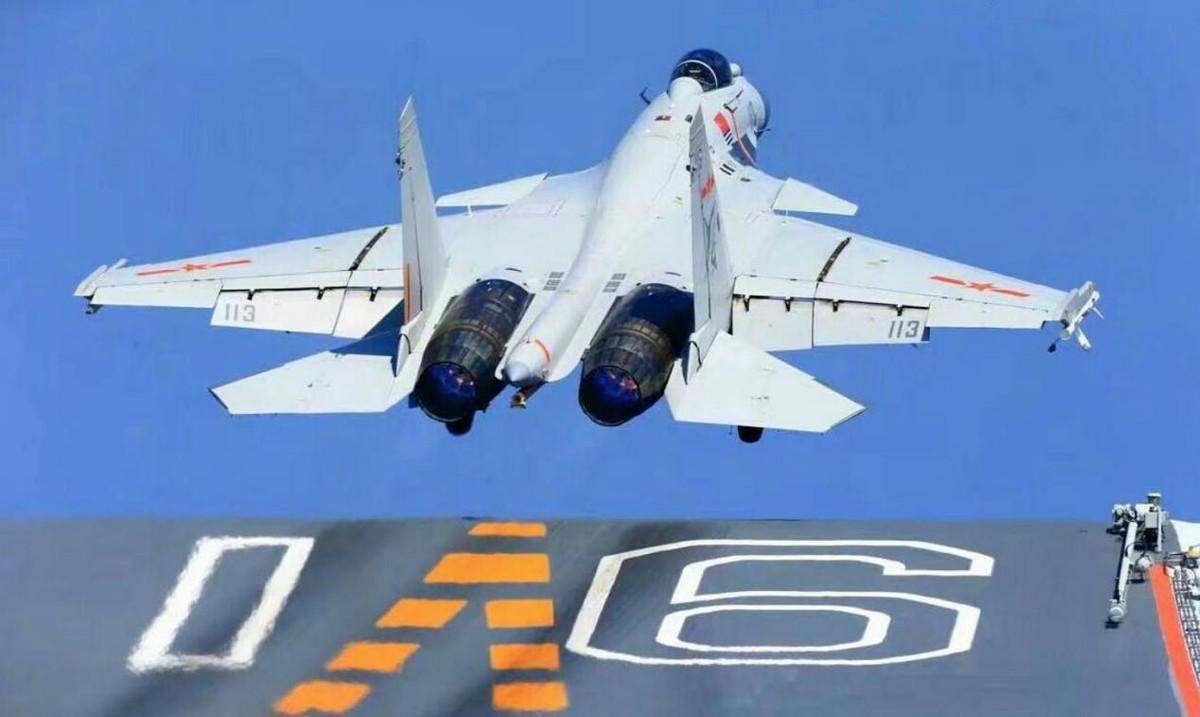 截止2025年12月9日，中国海军辽宁号航母战斗群并没有选择北上，靠近日本九州岛