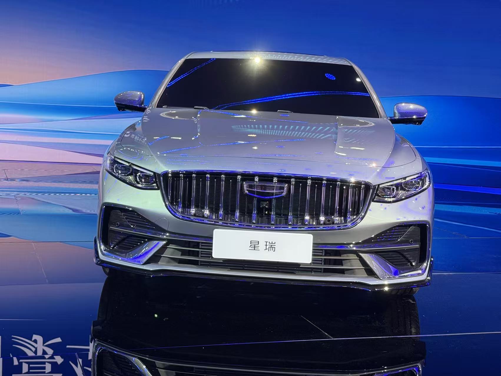 中国星全新东方曜系列首发：2.0T+爱信8AT
