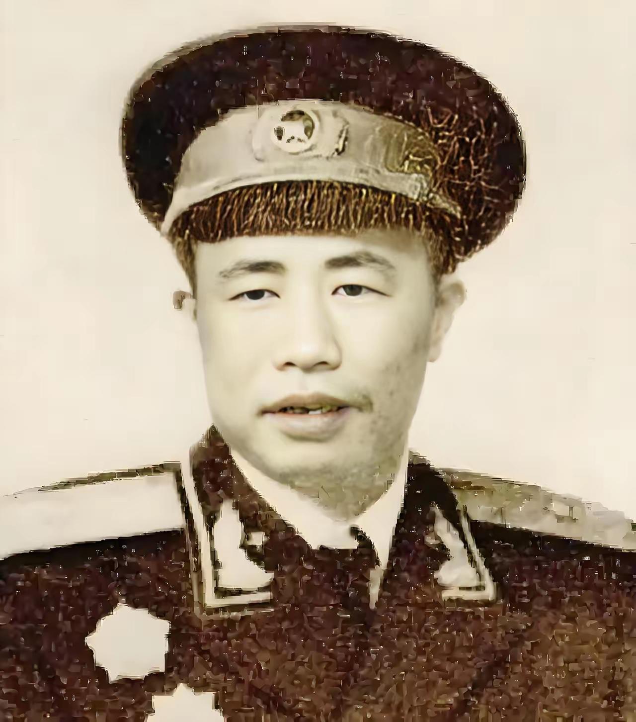 1955年授衔，毛主席盯着名单反复看，当场问彭德怀：井冈山的兵，怎么只剩赖春风一