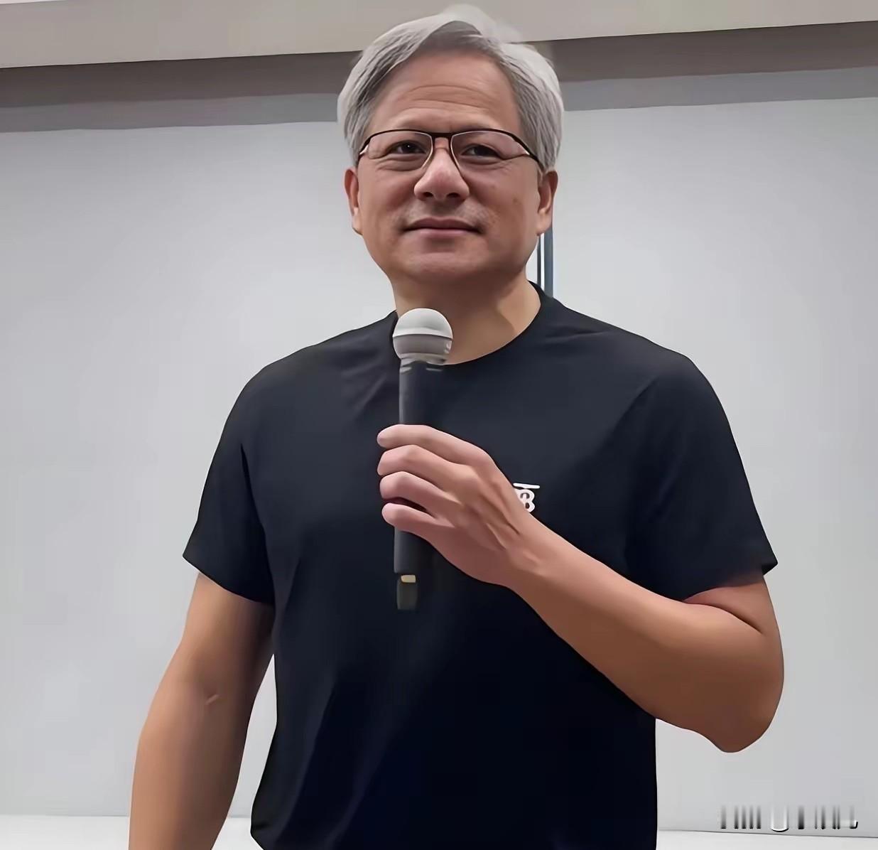 难怪有人常说，华人要是和白人结婚，到了第三代基本就看不见华人的样子了。英伟达的老