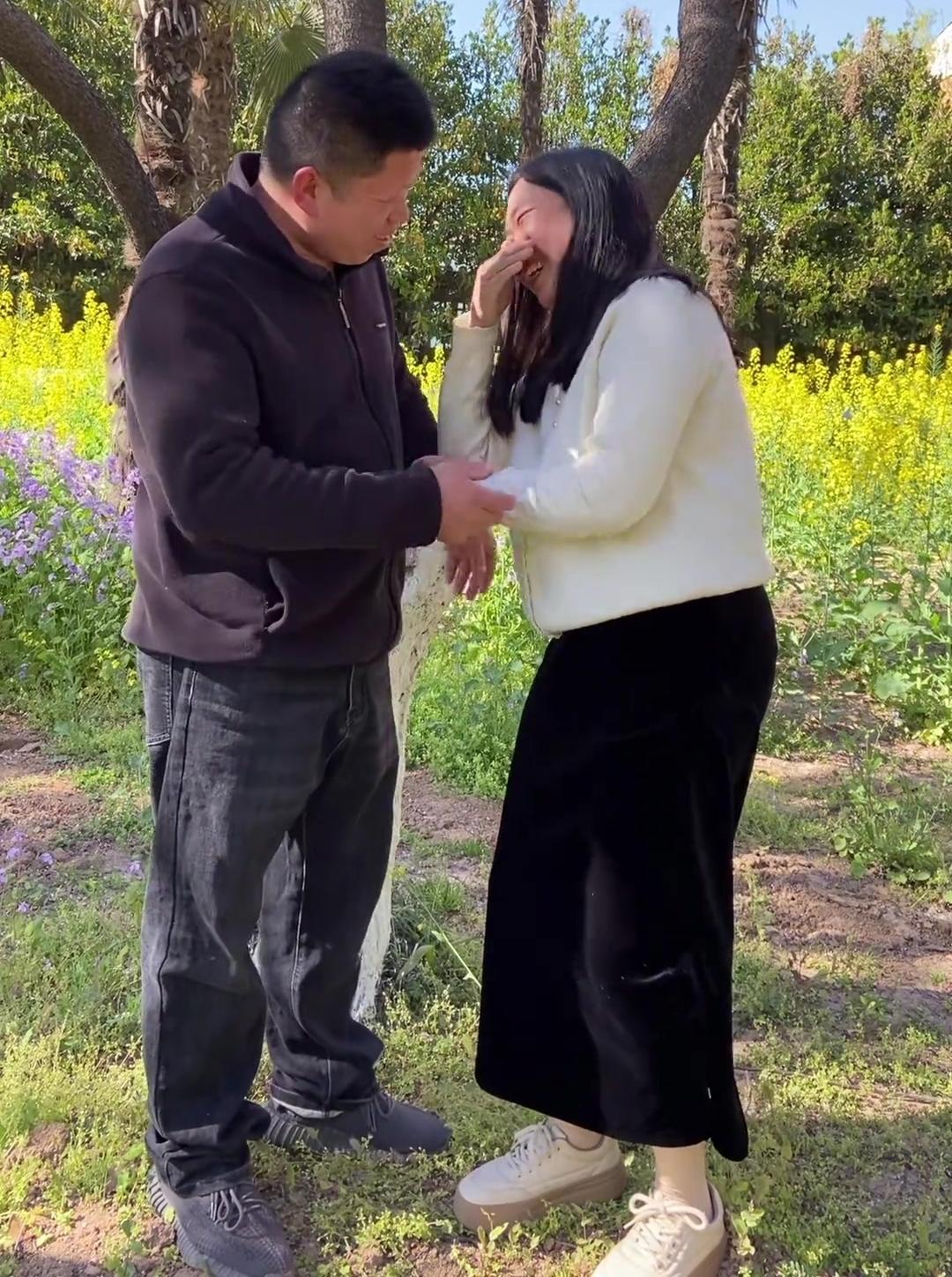 上海，已婚男子爱上同小区大姐，常常跑去她家睡，还在特殊日子给她转账520、131