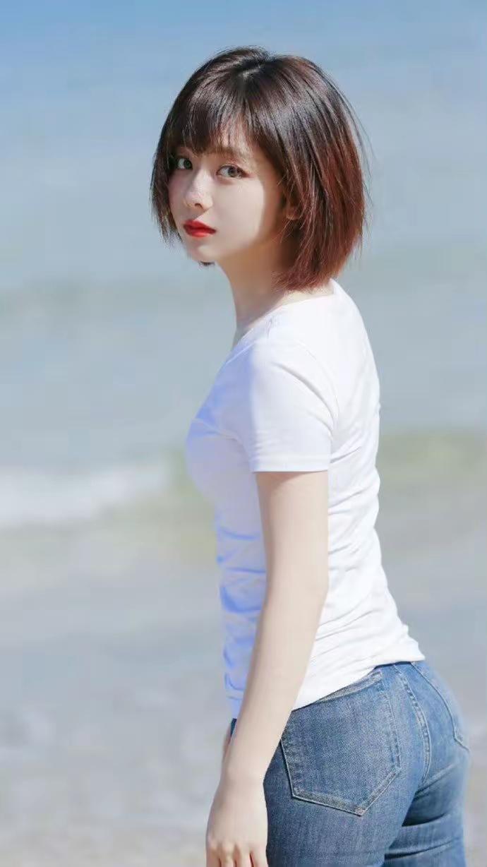 如何评价谭松韵谭松韵有着清新治愈的娃娃脸Babyface，气质温婉灵动。演技细腻