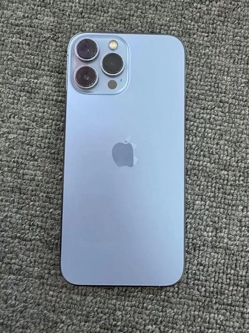 苹果手机里的钉子户——13Pro。在与苹果手机打交道多年的老玩家看来，“钉子