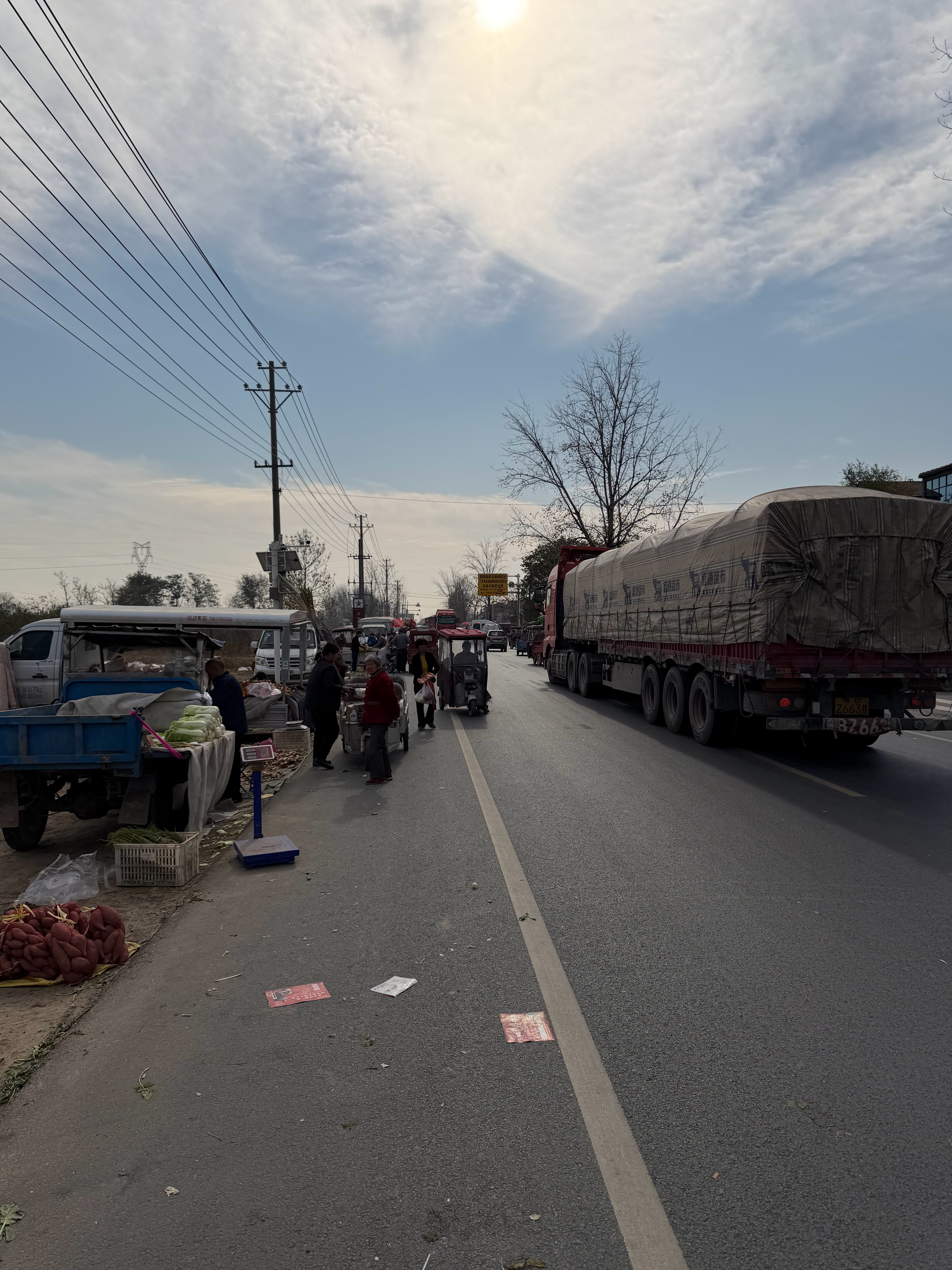赶大集，只为了怼碗烩面，7元1碗，味道带劲类很