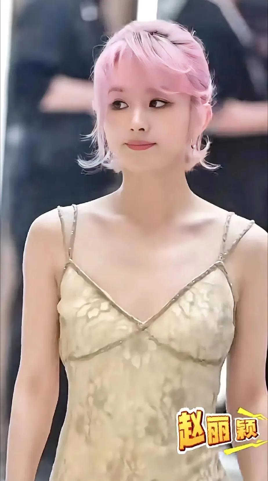 一个人的素质真不是钱和名气可以堆砌的。难以想象这居然是国内的家喻户晓的有上千万