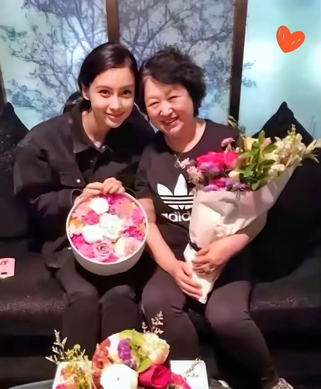 今天全网最意难平的，估计得是叶珂吧？杨颖带小海绵陪前婆婆聚餐