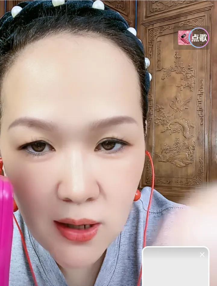 主播三月今天早上直播，称自己已经改了票，24号为李老师助力！三月经常说的一句话