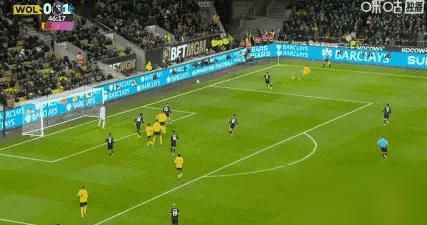 🔴姆伯莫本场再次取得进球，这一球来自达洛特的无私横传，打进这球对于曼联非常关键