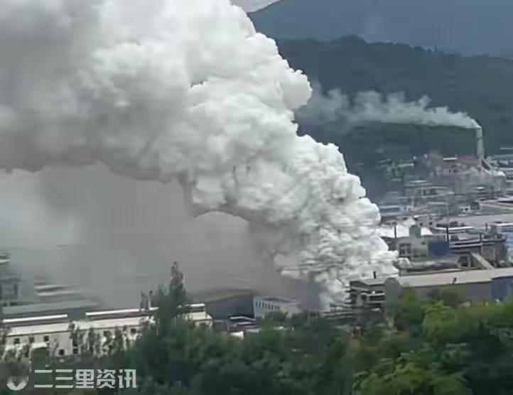 云南昆明晋宁一化工厂发生事故引发异味周边居民紧急撤离8月4日，云南省昆明市