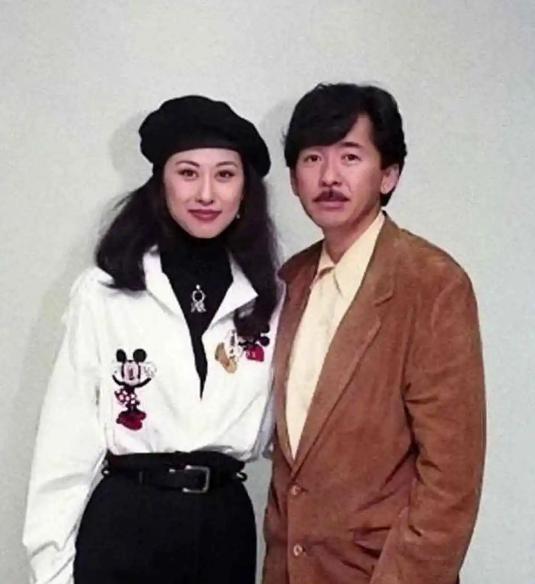 叶倩文自曝30年未育的原因，其实是皆大欢喜的选择，普通人没必要模仿。近日，叶倩