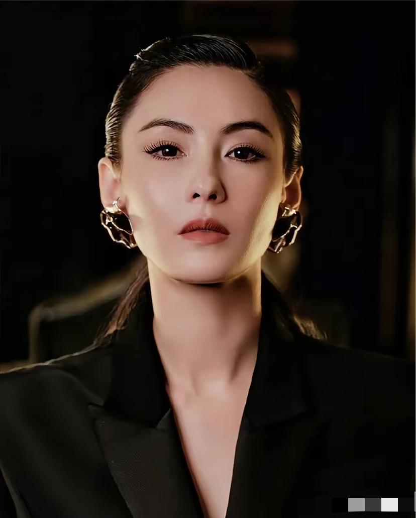 终于搞清楚了，45岁的张柏芝为啥不再婚了!不是没人馋她身子，而是她事无巨细的