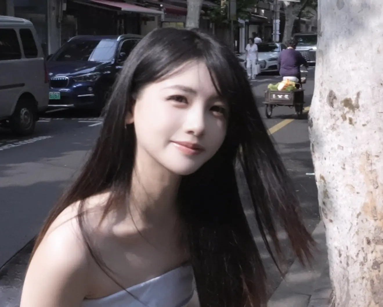 你眼睛会笑。