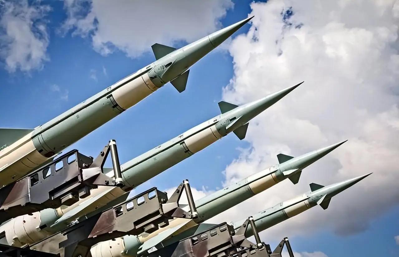 中东那边传来一个说法，说就算把东大的顶尖武器库搬空，也换不来安全感。他们不是说武