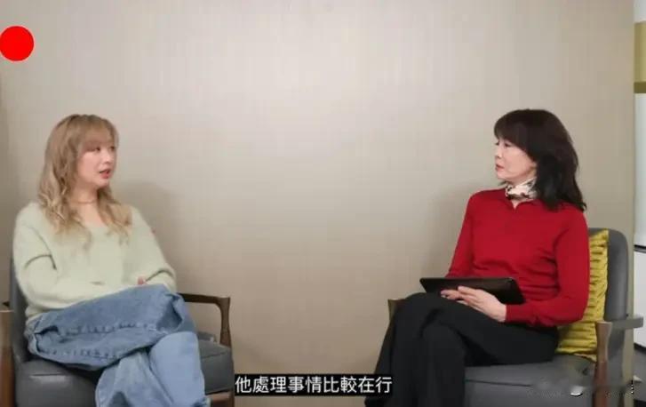 郑秀文受访，只提许志安温暖的一面，不提他7年前出轨之事。近日，郑秀文上郑裕玲