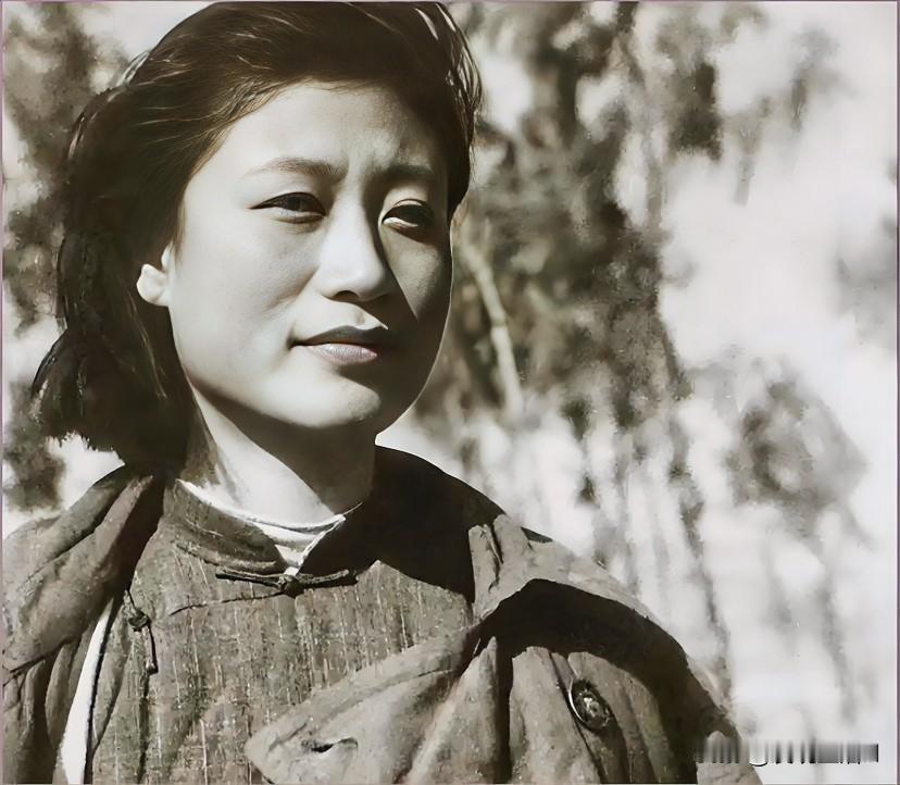 1941年，新四军副军长项英被贴身警卫枪杀，22岁妻子成寡妇，一年后她嫁给另一位