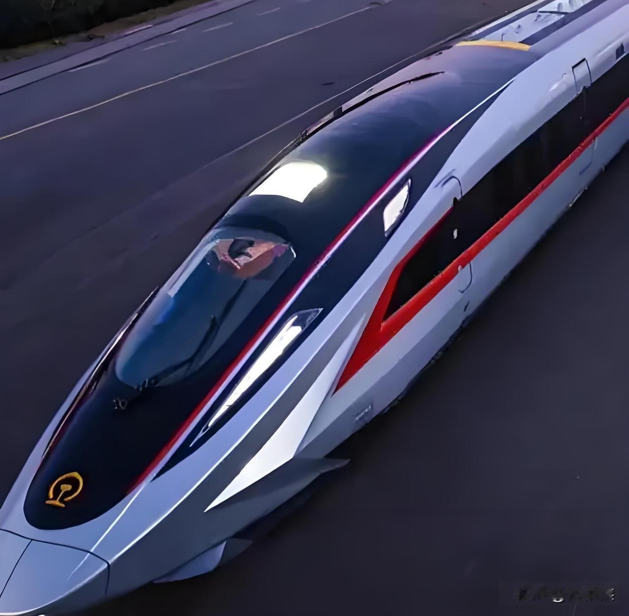 什么叫速度与激情与日俱进，什么是高铁提速？在我家窗外的高架轻轨就能看出。城市交