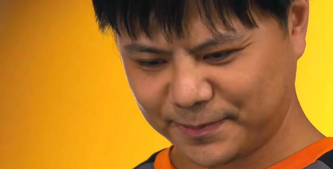 从拳皇开始，小孩曾卓君就经常上演丝血翻盘，只要不死，小孩总能绝境逢生，打出了很多