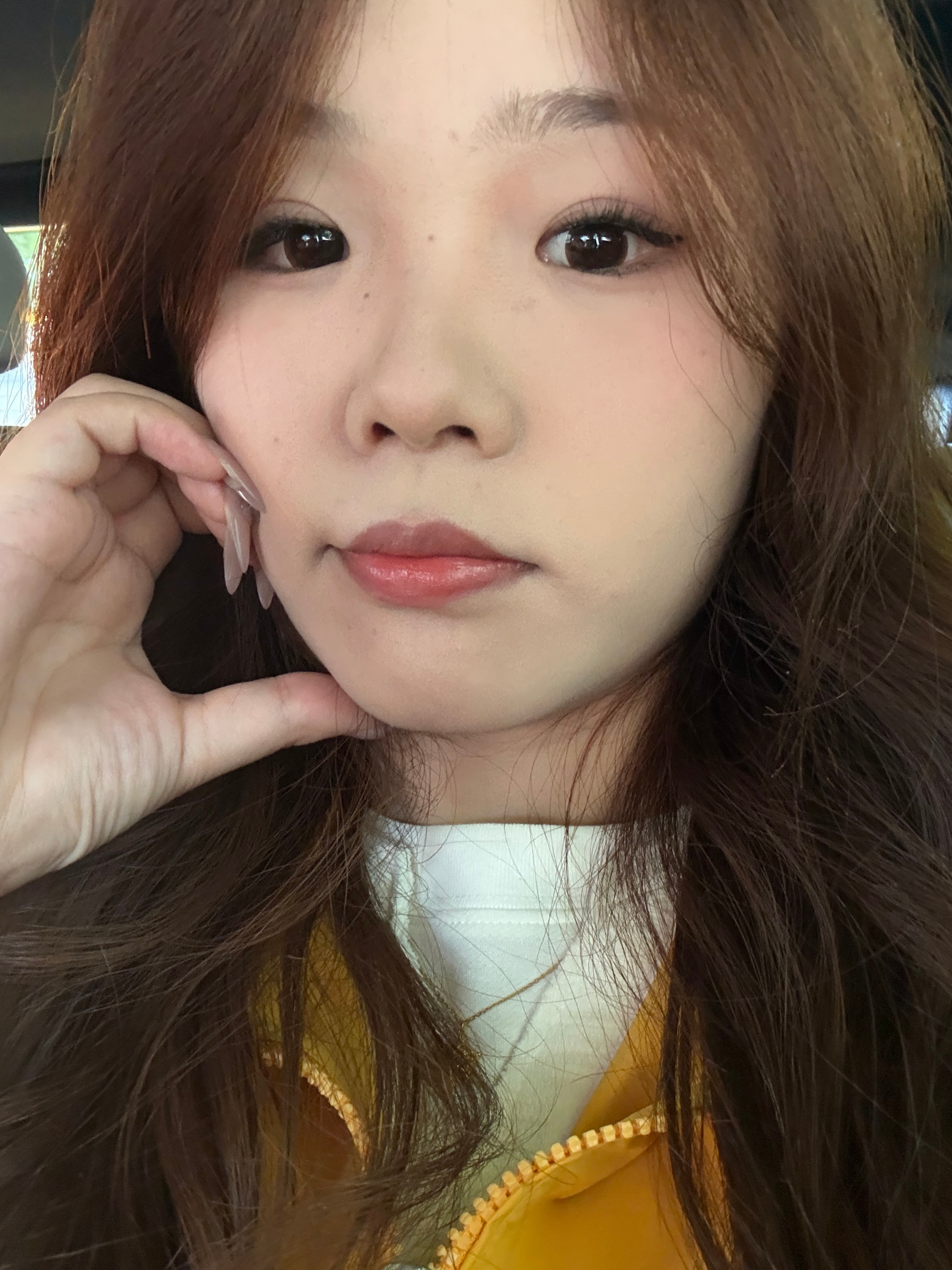 难怪我的粉底液一直用不完烙铁你自己看邪不邪，我们底妆主打的是是要轻薄，这要一说话