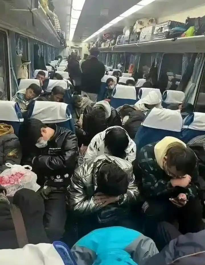 同样是坐车，这就分出来三六九等了