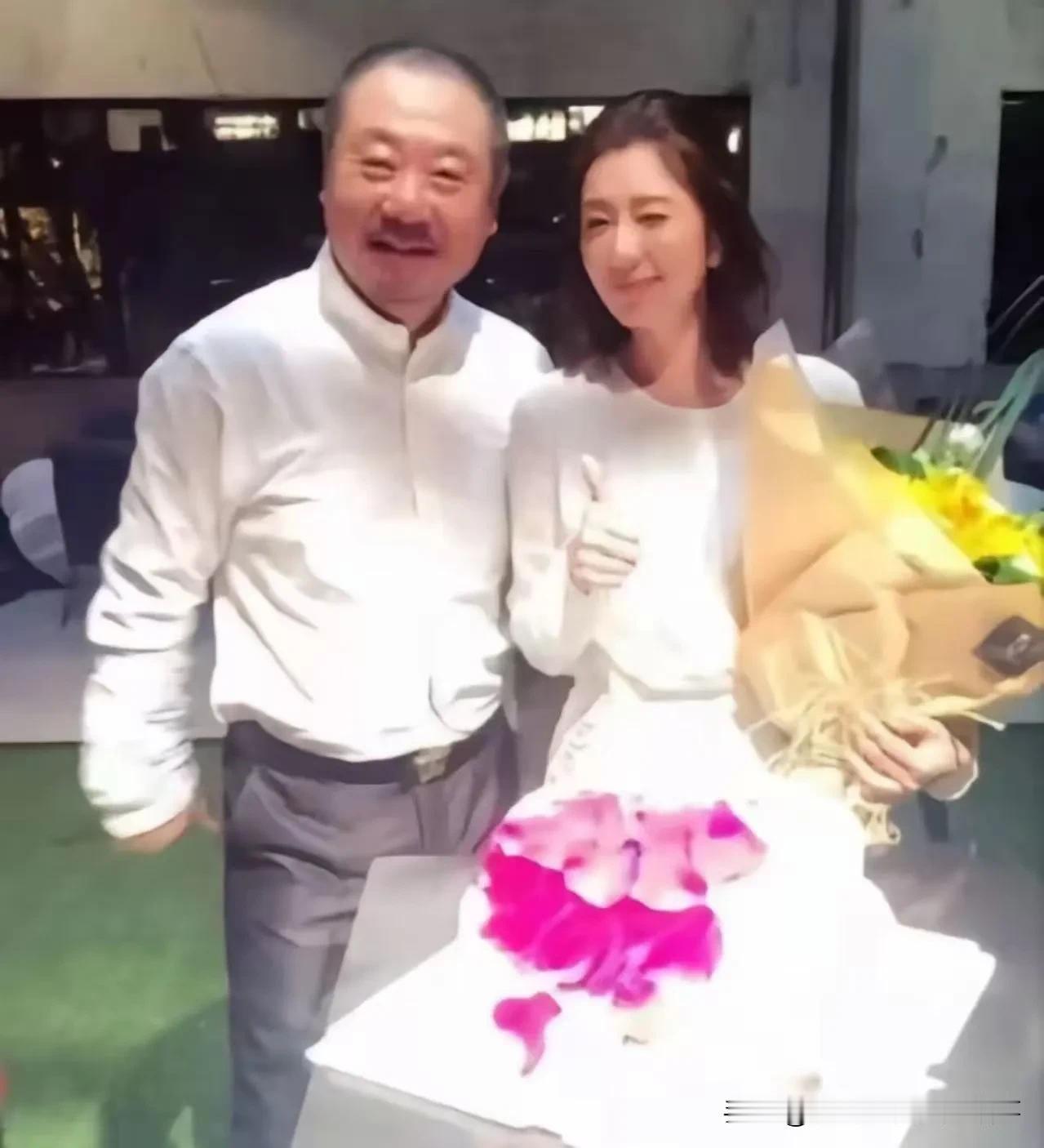 这段故事在民间流传很广，是范伟早年相亲的经典趣闻，完整结局是这样的：当时范