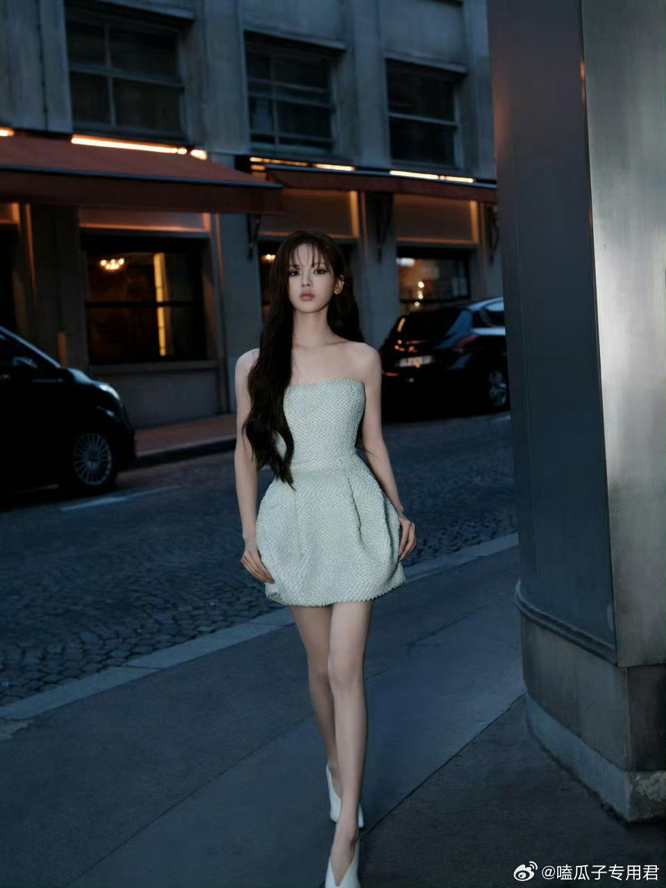 杨超越巴黎世家全球首穿杨超越在巴黎世家冬季大秀上身穿品牌2026秋季系列未公开的