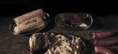 古代死囚吃断头饭时，为何会放一块腥臭的生肉？别小瞧它，有大用早在春秋战国时期