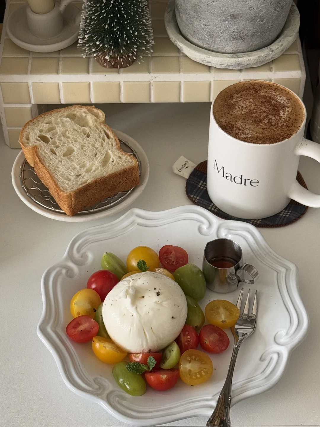 一口沦陷❗️布拉塔奶酪配彩色番茄也太绝了🚦