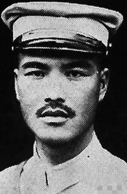 1949年北平解放第15天，国民党上将张荫梧被请去开会，半路发现不对劲：这不是去