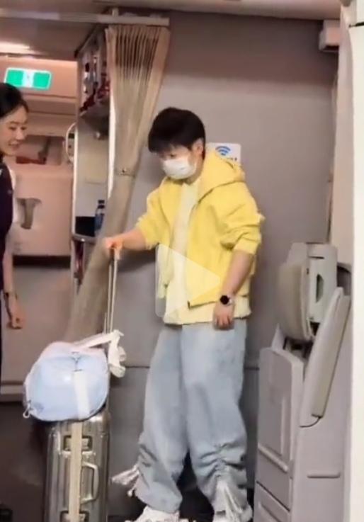 封训结束回北京，几天后将飞伦敦，每一步都藏着坚持与不易。高强度备战连轴转，