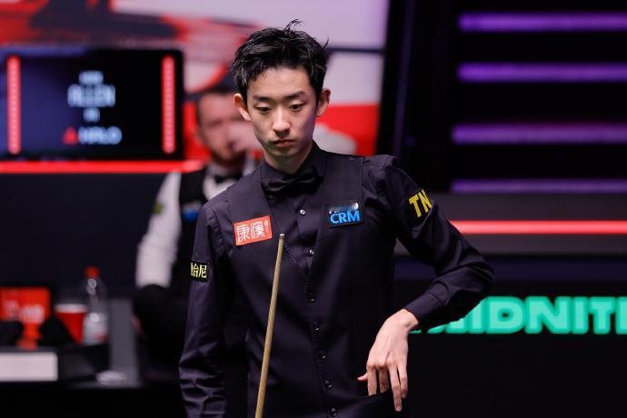 哈哈哈，吴宜泽啊吴宜泽。和艾伦第三阶段打成了11平，看似至少还没落后。可
