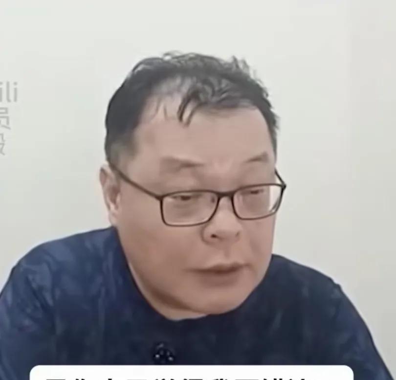 陈挥文太好笑了，这次民进党大罢免的结果让他丢了面子，他是完全支持绿营民进党的大罢