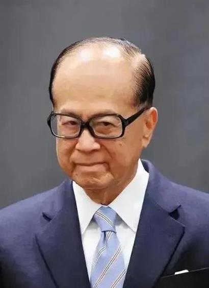 巴拿马运河的运营权，李嘉诚想要轻易卖给美国贝莱德，谈何容易！中美博弈白热化，美