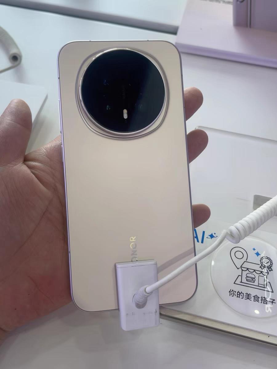 荣耀Magic8系列单周又卖了6万台！友商都睡觉了吗！家人们，谁懂啊！618