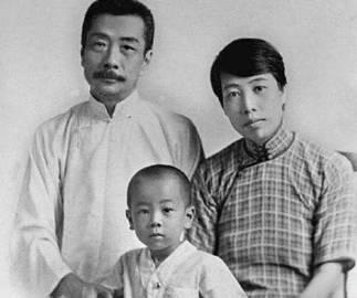 1909年，鲁迅从日本留学回来做翻译，每月20大洋，后来蔡元培请他做教育科长，每
