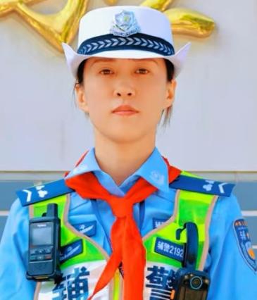 辅警在合同期内考上编制离职不用赔违约金！‌辅警合同属于劳动合同，依据《劳动合