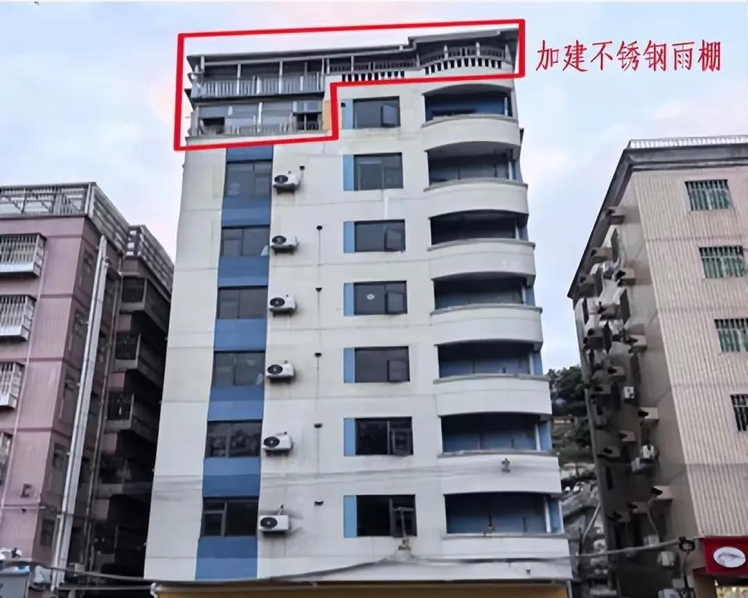深圳这起自建房装电梯3人坠亡事故太让人痛心了。2025年1月2日，龙岗区南湾街道