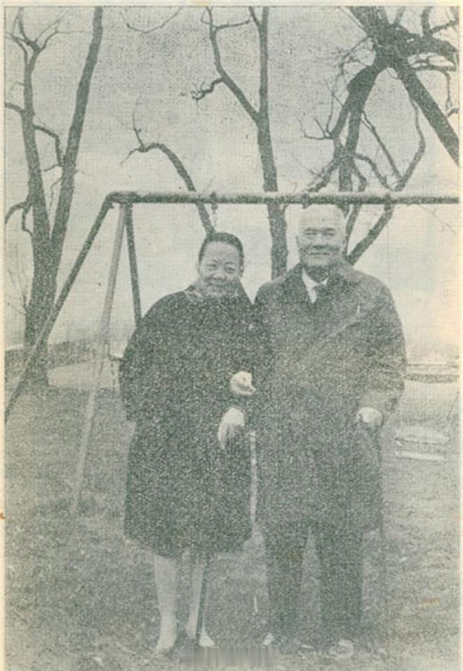 杨子烈：张国焘出走后延安的余波上世纪六十年代末，张国焘夫人杨子烈写了一本名为《