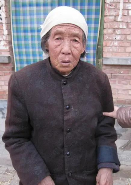 任兰娥，出生于1931年，山西武乡县故城镇人。她是中国外首次公开的慰安妇幸存者之