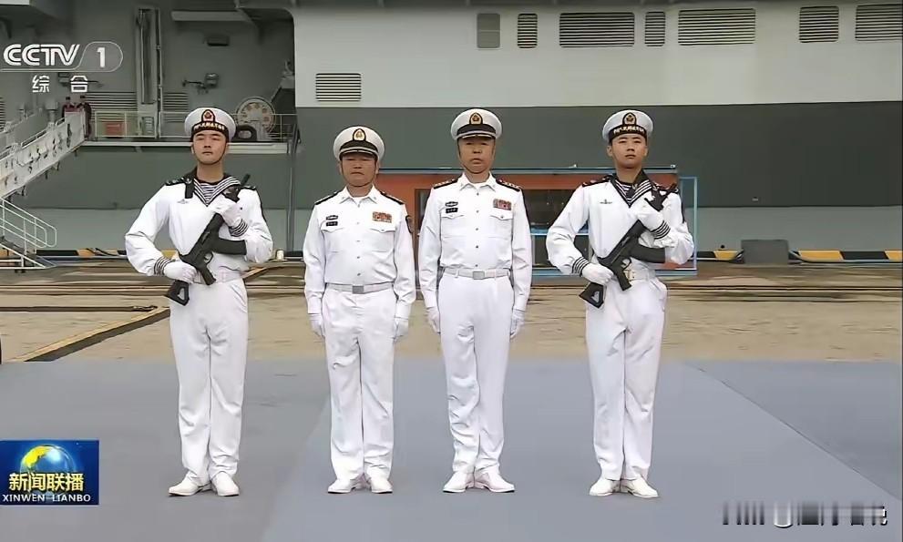 福建舰正式入列，陈治国大校、石志斌大校分别首任舰长和政委。随着“福建”舰