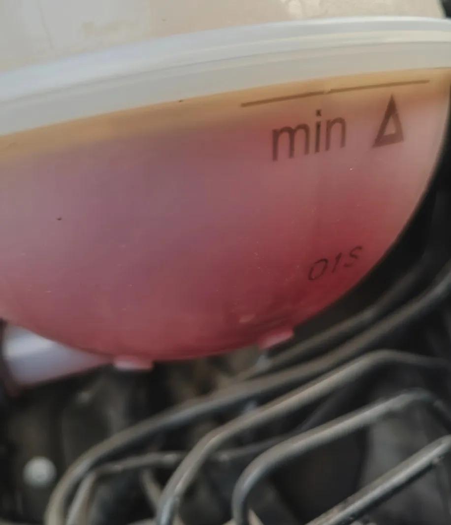 车子跑了7.2万公里，冷却液已经低于最低刻度，想去途虎换掉却犯了难师傅说奥迪10