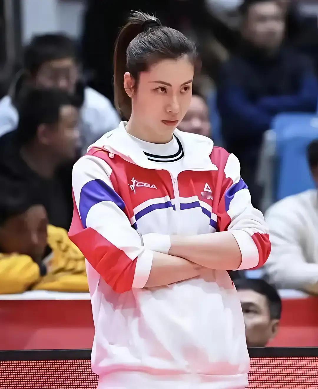 今晚南京这球，我看悬。武汉女篮现在是什么状态？那是杀红了眼。仅仅因为