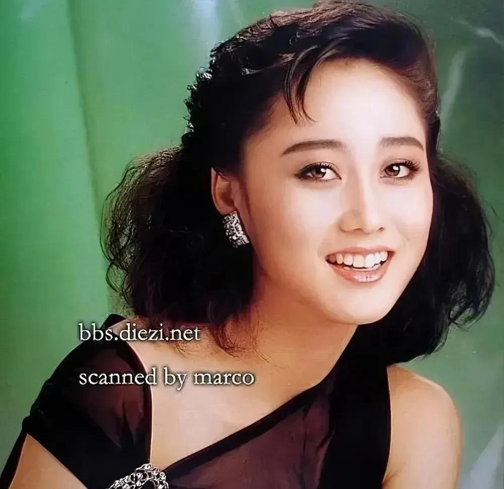 现在来看利智真的有大家说的那么美吗？这个女人把何鸿燊迷的神魂颠倒，能让李连杰为