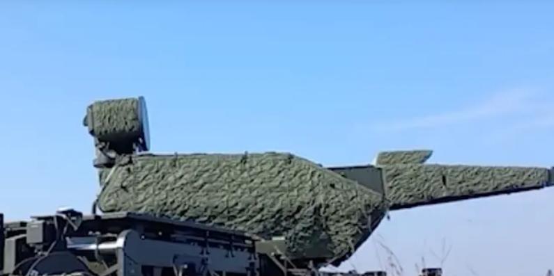 组图：视频显示乌军士兵使用德国制造的Skynex防空系统击落7架俄军无人机乌克