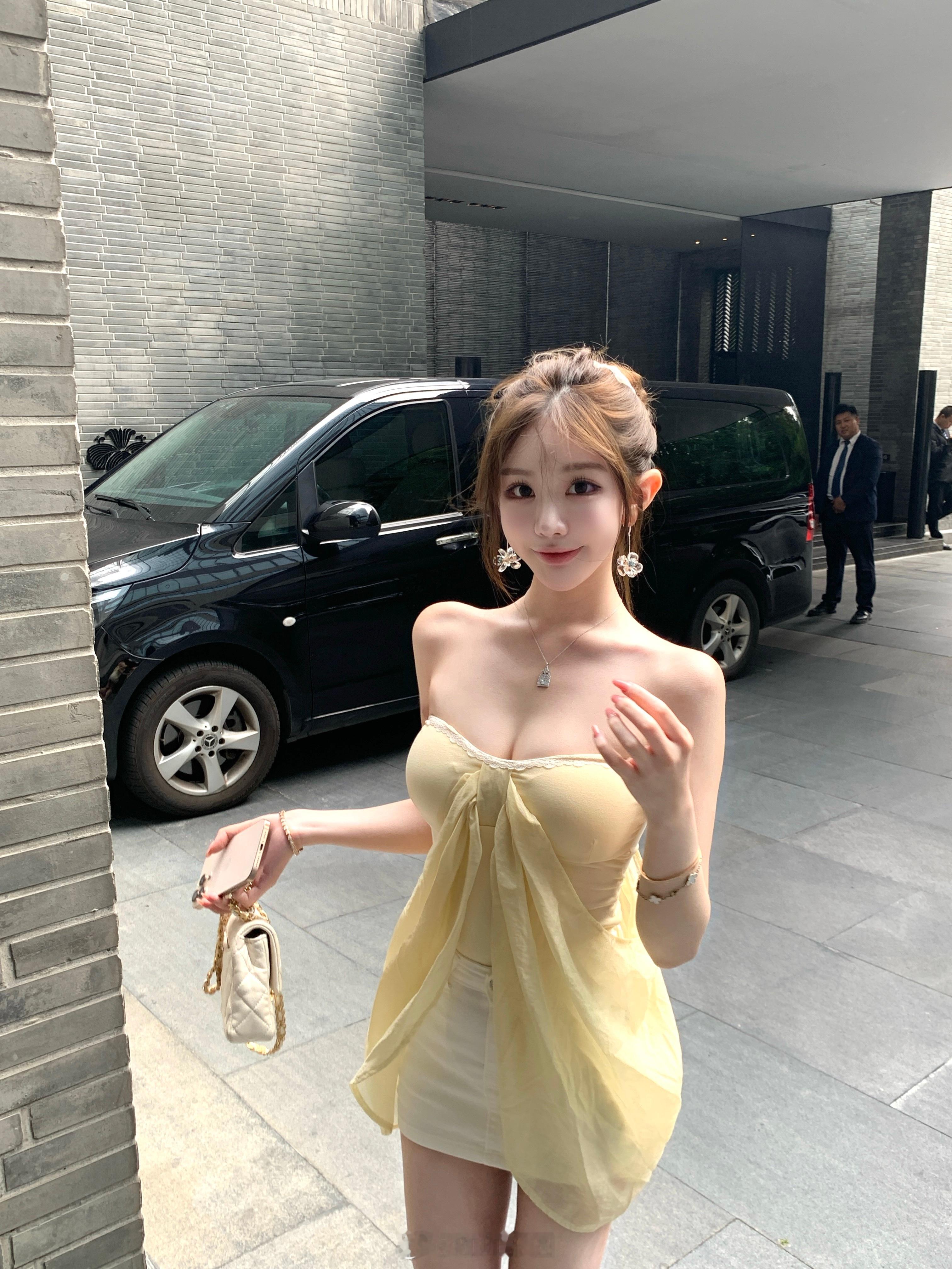 到了夏天就好喜欢穿嫩嫩的黄🐣这期上了好多款多色哦…​​​
