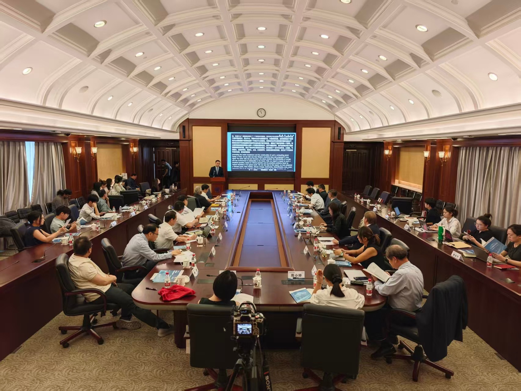 #问一次ChatGPT地球付出多少代价#【问一次ChatGPT，地球要付出多少代