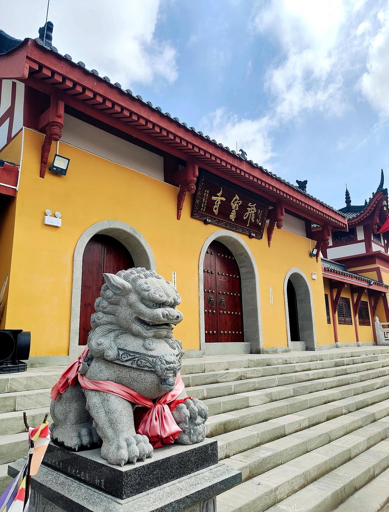 人生三万天，已过一多半。回首尘途路，霜华染鬓间。如若命稍短，只剩三五千