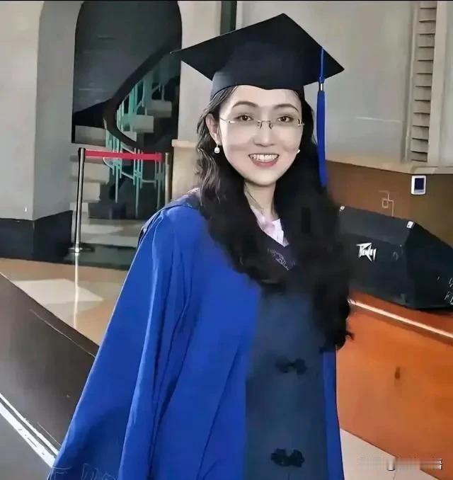 一见短袖子，立刻想到白臂膊，立刻想到全裸体，立刻想到生殖器，立刻想到性交，立刻想