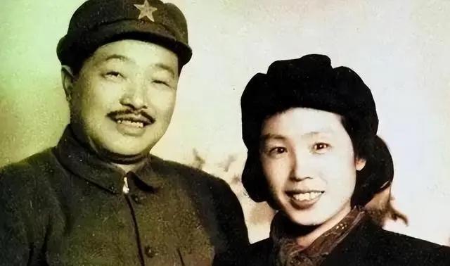 1963年贺龙独子没考上清华，找到父亲帮忙，谁知道贺龙居然大摇大摆开进了学校，而